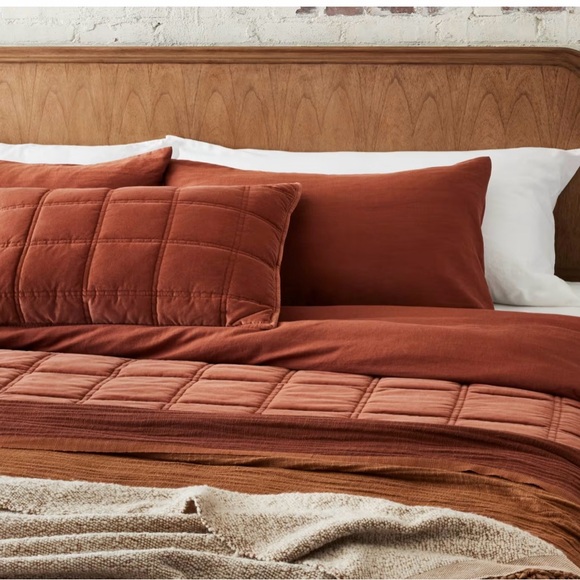 Magnolia 2 standard pillow shams - Picture 2 of 3